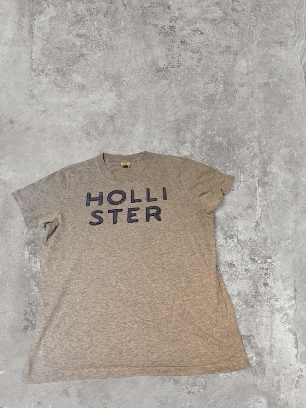 Hollister Y2K Vintage Men’s Gray Tee with Navy Logo - Short Sleeve L